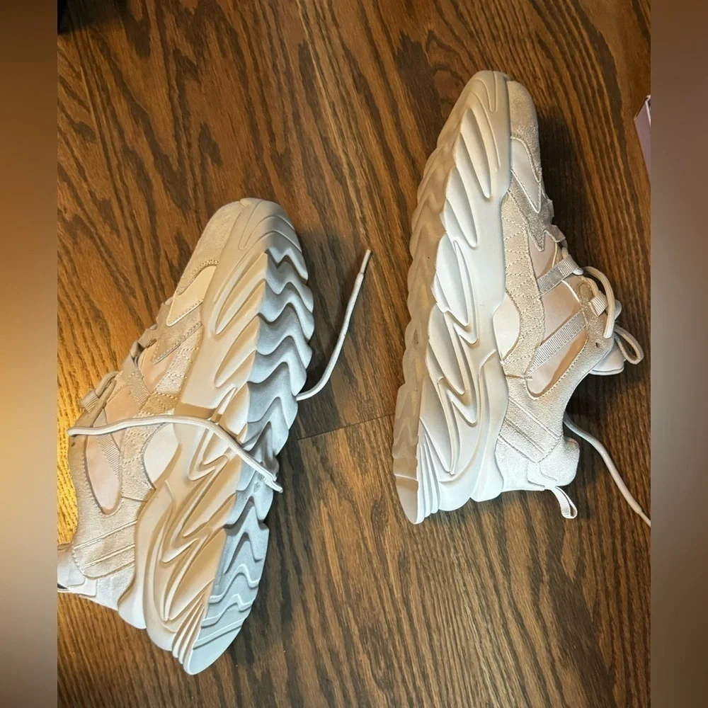 Madden Girl  Wave platform sneakers in Bone biege